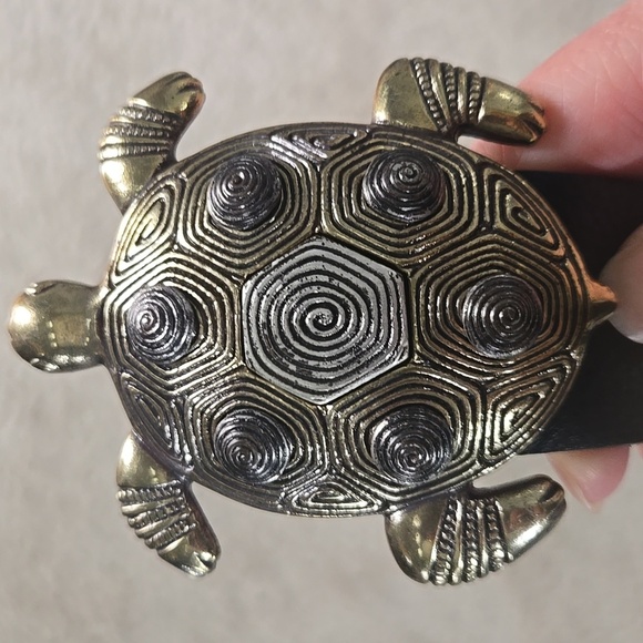 Chico's Black And Gold Turtle Belt Size Small/Medium - Picture 7 of 7